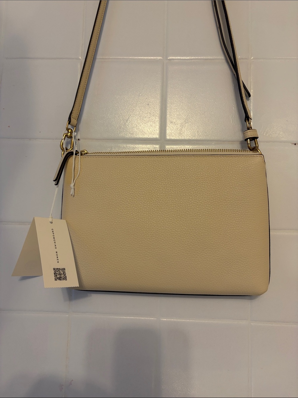 Tory Burch Beige Pebbled Leather Crossbody with Gold Logo - Picture 3 of 7